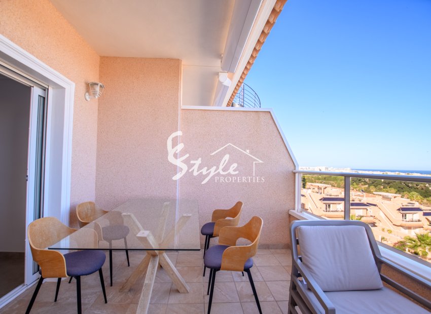For Sale Penthouse with Sea Views in Vista Azul community, Punta Prima, Costa Blanca. ID1308