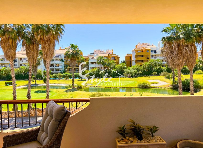 For sale south-facing apartment close to the beach in La Entrada, Punta Prima, Costa Blanca, Spain. ID3326