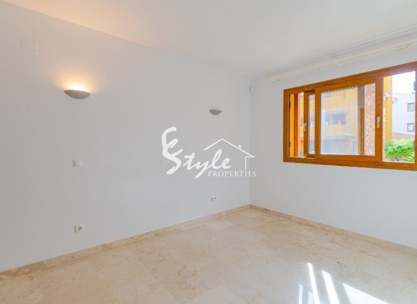 For sale south facing apartment with the views to community area in La Recoleta, Punta Prima. ID3044