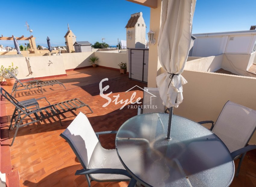 For sale top floor apartment in La Florida, Los Altos, Costa Blanca, Spain ID3111