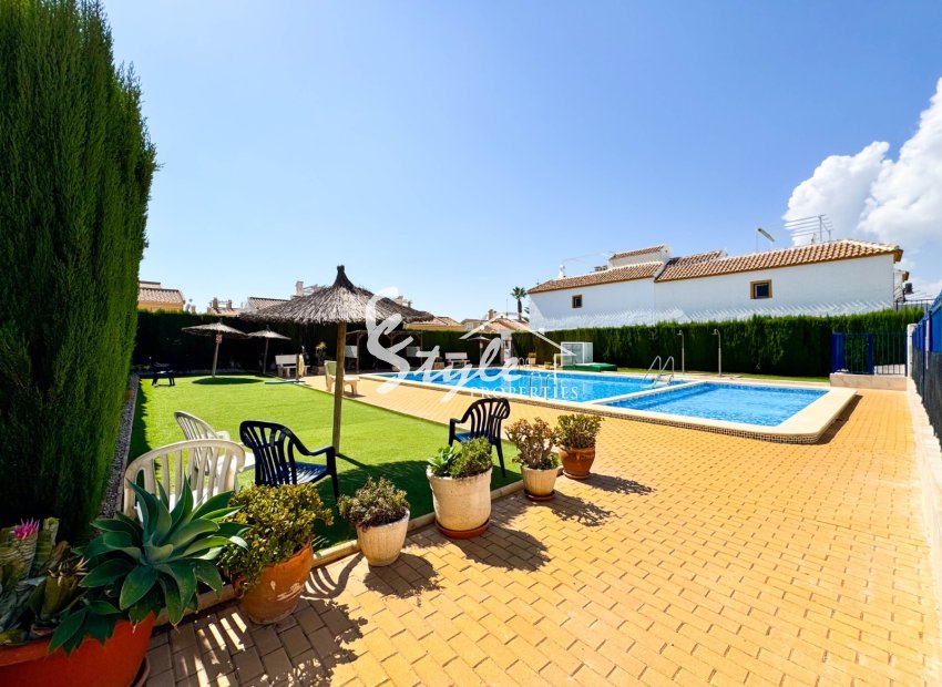 For sale top floor apartment in Urb. Andalus, Los Altos, Orihuela Costa , Costa Blanca. ID2798