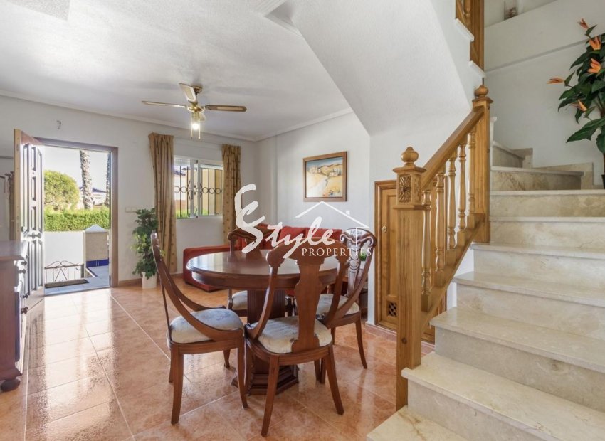 For sale townhouse of 3 bedrooms with sea views in Punta Prima, Los Altos, Costa Blanca, Spain. ID2338