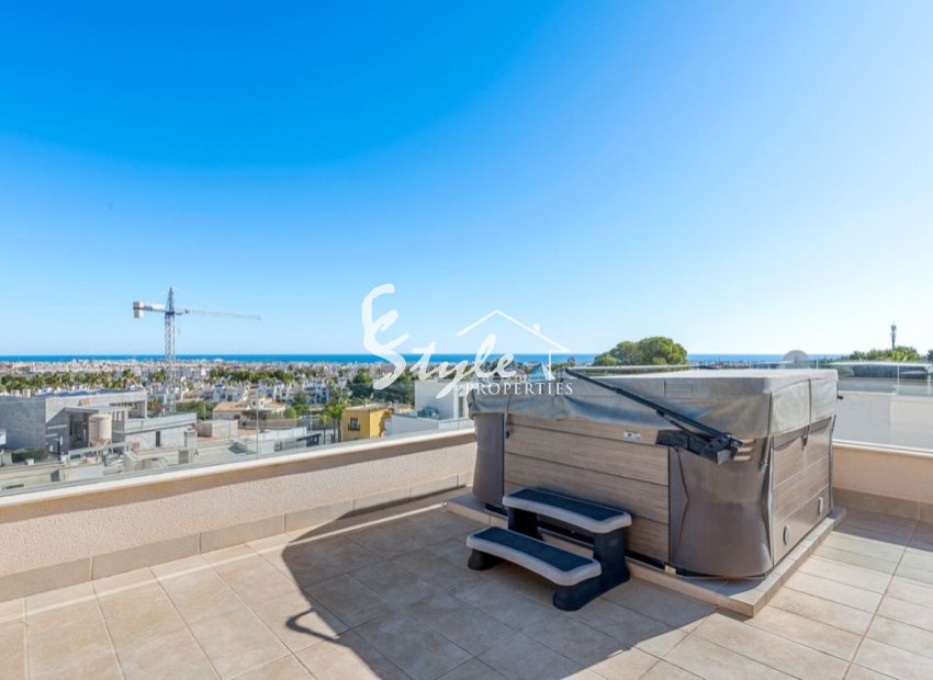 For sale villa 6 bedrooms in Villamartin, Orihuela Costa, Costa Blanca. ID1672