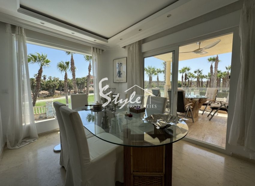 For sale villa in front of golf courses in Las Ramblas, Orihuela Costa, Spain. ID1440