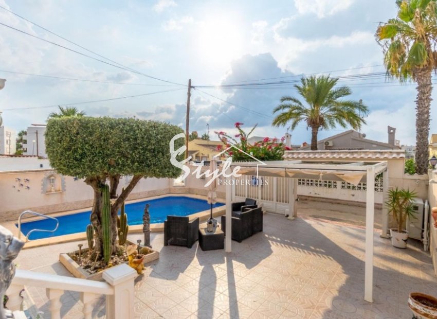 For sale villa in Playa Flamenca, Orihuela Costa, Costa Blanca. ID1951