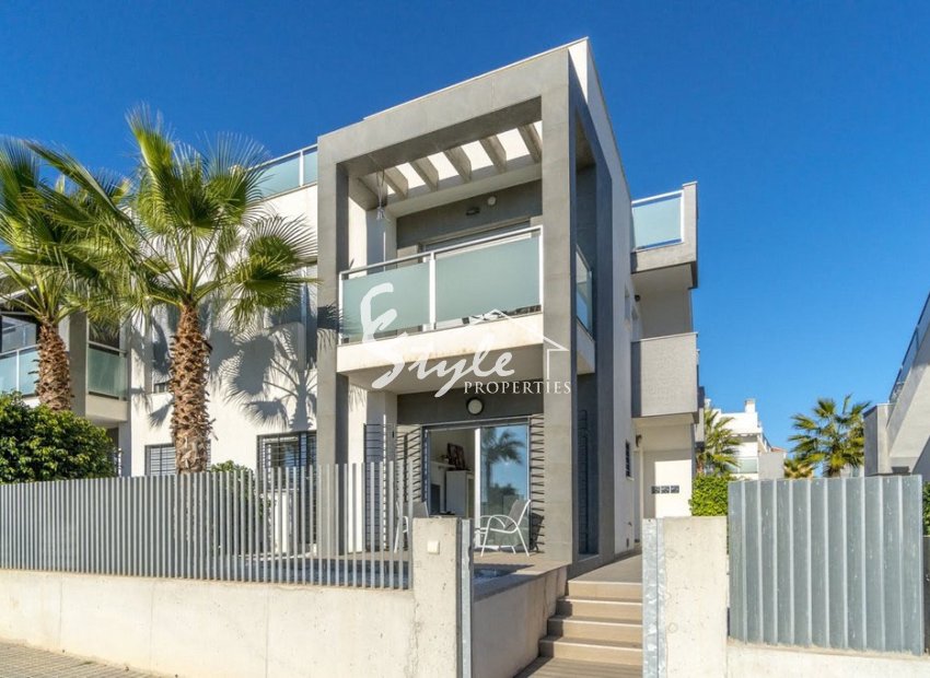 Ground Floor Apartment with Private Garden in Amay, Punta Prima, Costa Blanca, Spain. ID 2762