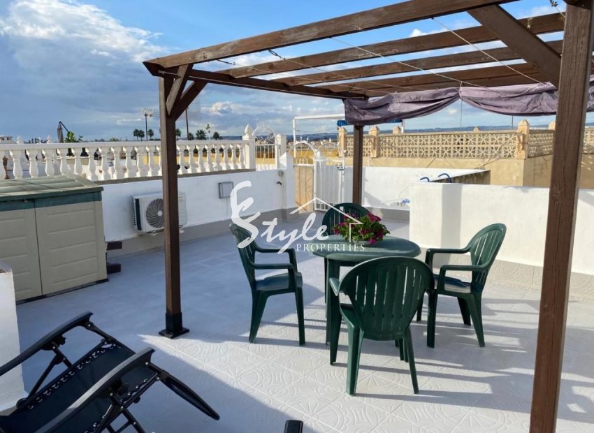 Купить бунгало на верхнем этаже в жилом комплексе Altos de Limonar - Торревьеха. ID 4770