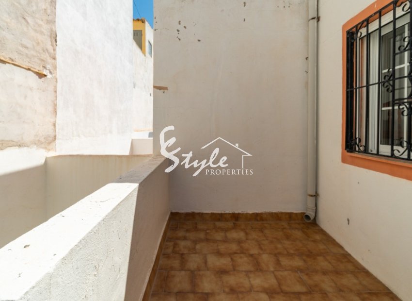 Купить бунгало с бассейном недалеко от моря на Плайя Фламенка, Ориуэла Коста. ID: 4018