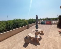 Купить двухэтажный дом с большим бассейном около моря в Сан-Мигель-де-Салинас. ID 4078