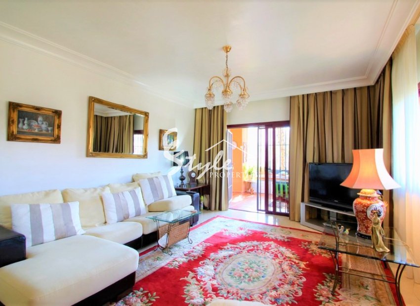 Купить квартиру c бассейном рядом с гольфом в Вильямартин на Коста Бланке. ID 6115