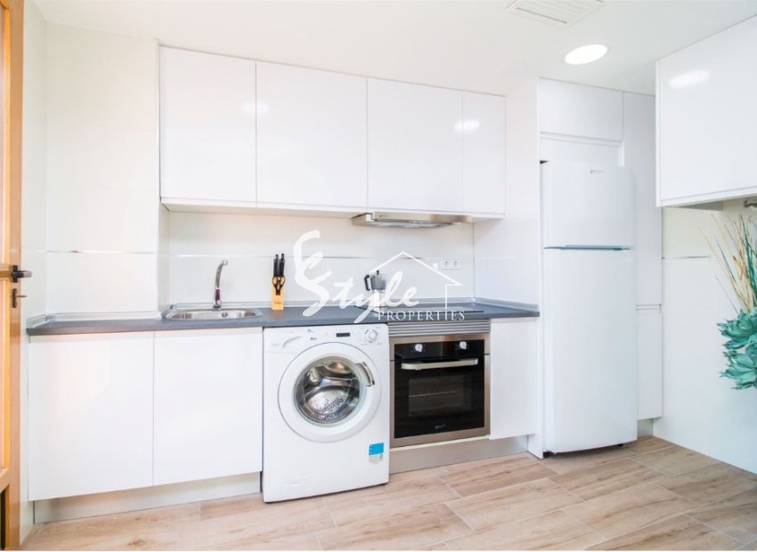 Купить квартиру рядом с морем и пляжем Playa del Centro в Торревьехе на Коста Бланке. ID 4300