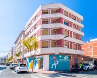 Купить квартиру рядом с морем и пляжем Playa del Centro в Торревьехе на Коста Бланке. ID 4300