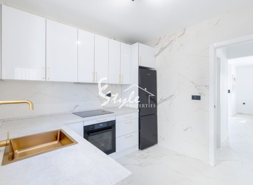 Купить отдельное шале с бассейном и садом около гольфа в  Вильямартин. ID 6305