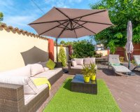 Купить отдельную виллу на море с прекрасным садом и бассейном в Los Balcones, Торревьеха, на Коста Бланке. ID 4254