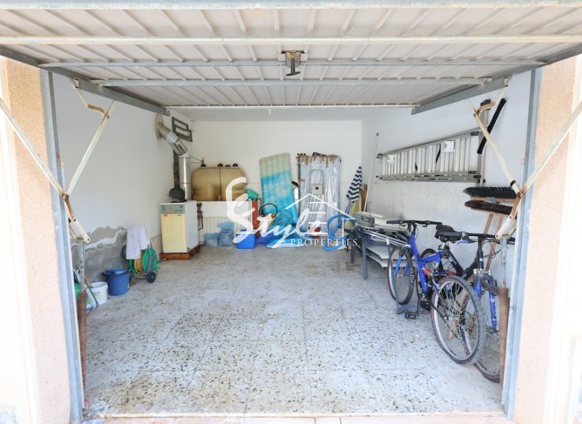 Купить отдельную виллу на море с прекрасным садом и бассейном в Los Balcones, Торревьеха, на Коста Бланке. ID 6294