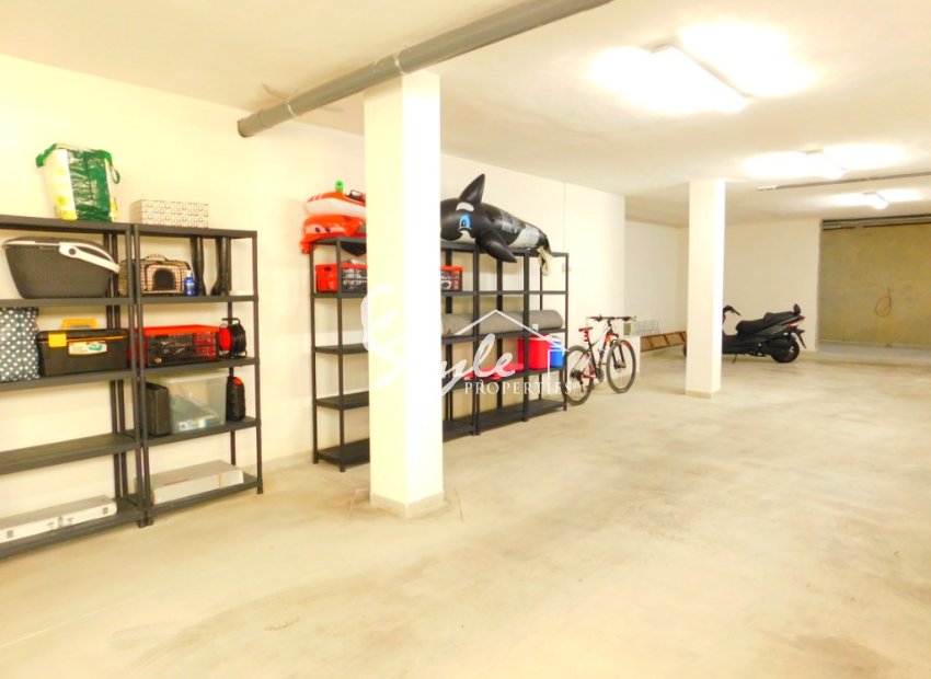 Купить виллу недалеко от пляжа, с видом на море в Гуардамар дель Сегура, Коста Бланка. ID 4114