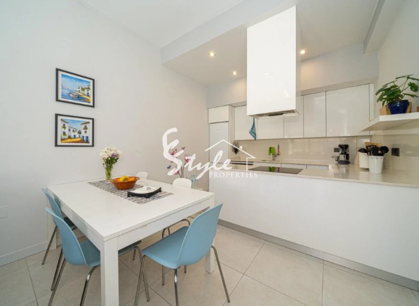 Купить виллу рядом с морем в Ломас де Кабо Роиг, Ориуэла Коста на Коста Бланке. ID 6307