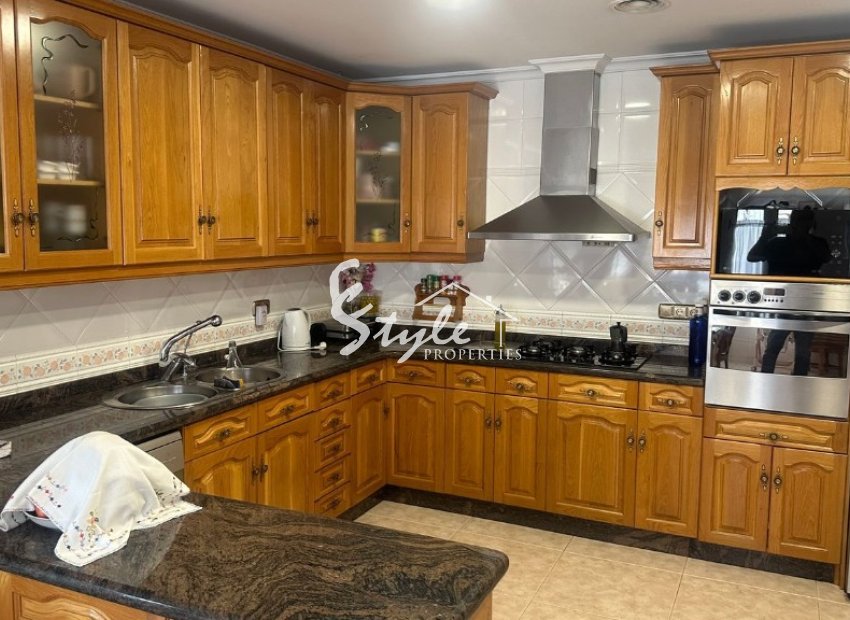 Купить виллу с бассейном и частным садом в Кайоса дел Сегура, Ориуэла Коста. ID 6048