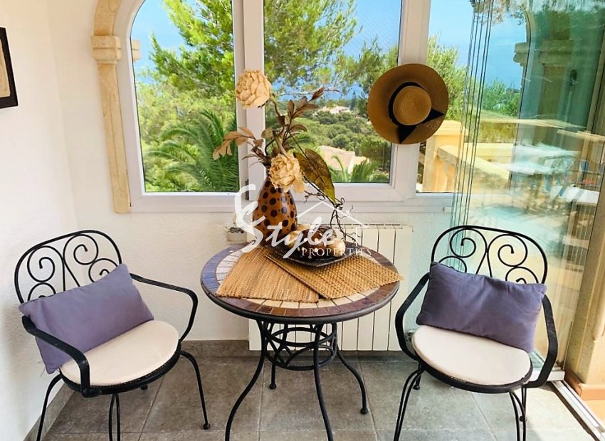 Купить виллу с бассейном в Хавея, недалеко от моря и пляжей на Коста Бланка. ID: 4295