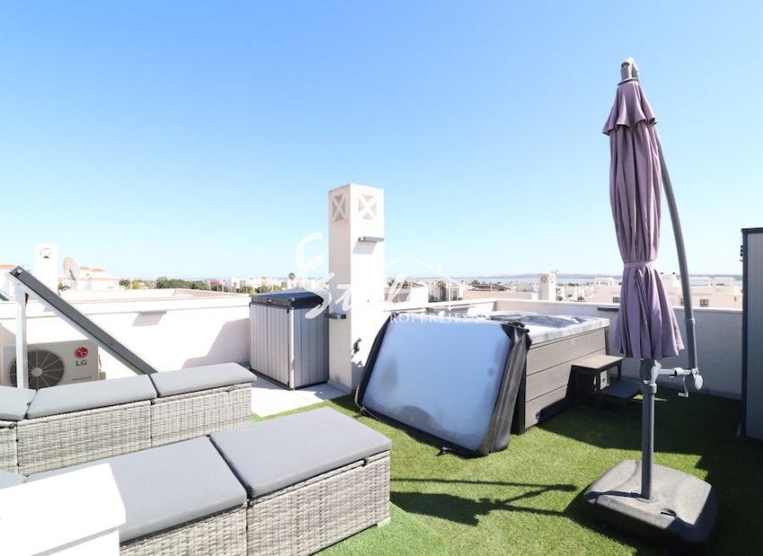 Купить виллу в Сьюдад-Кесада на Коста Бланке. ID 6193