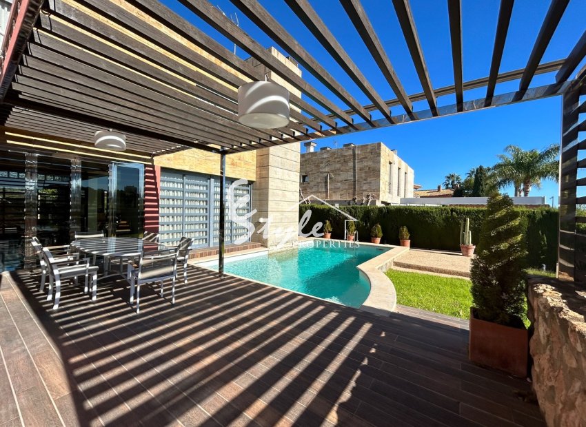 Luxury Detached Villa with Sea Views for Sale in Dehesa de Campoamor, Costa Blanca. ID2712