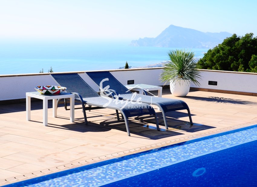 Luxury villa with sea views for sale in ALTEA, Costa Blanca. ID 6315