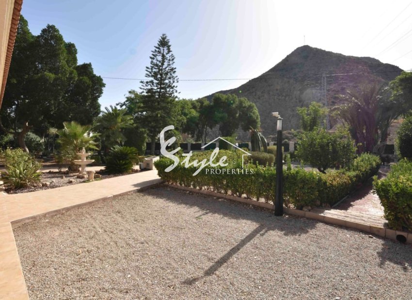 Magnificent rustic house 5 minutes from city for sale in Callosa de Segura, Costa Blanca, Spain. ID1214