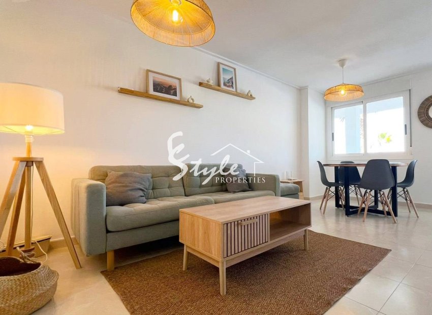 Moderna casa adosada en venta en Los Balcones, Torrevieja, Costa Blanca. ID1705