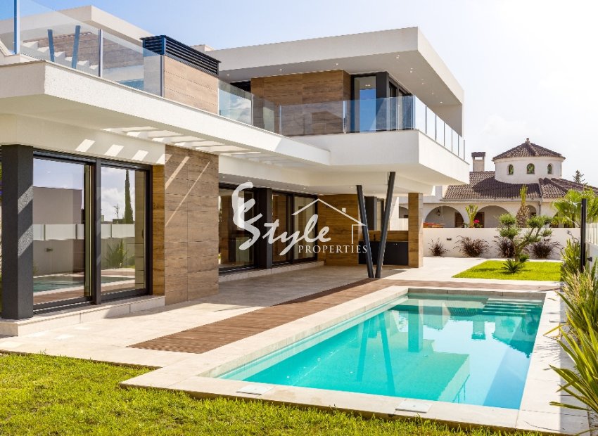 На продажу вилла класса люкс в Сьюдад Кесада б  Коста Бланка. ON1086