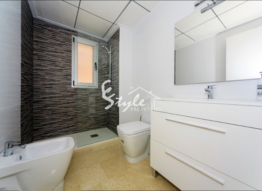 New build apartment for sale in Villamartin, Costa Blanca, Spain.ON1905