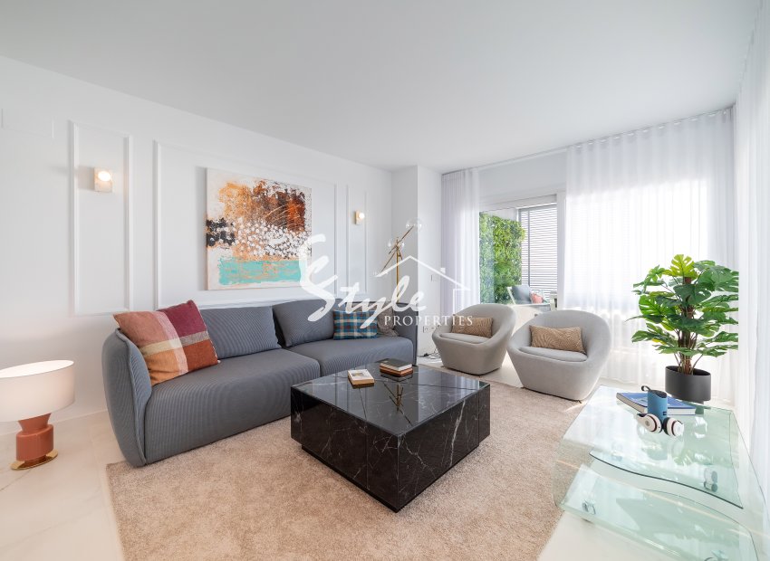 New build  front line apartments for sale in Torrevieja, Alicante, Costa Blanca, Spain ON1160_2