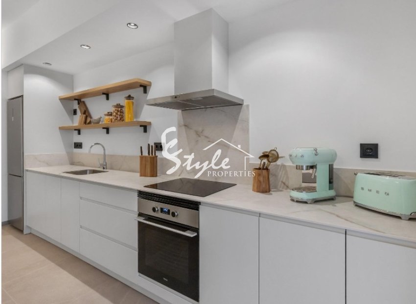 New build ground floor apartments for sale close to sea in Torrevieja, Costa Blanca, Spain ON1901