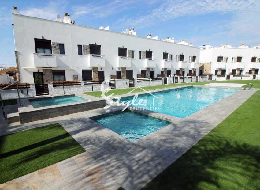 New build townhouse for sale in Pilar de la Horadada, Costa Blanca, Spain. ON1478