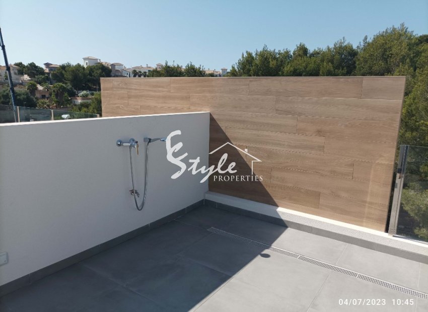 New build townhouses for sale in Villamartin, Costa Blanca, Spain. ON1782