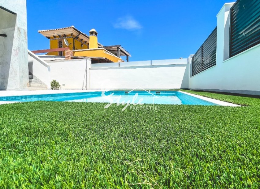 New built villas in Pilar de la Horadada, Pinar de Campoverde, Costa Blanca.Spain.ON1632