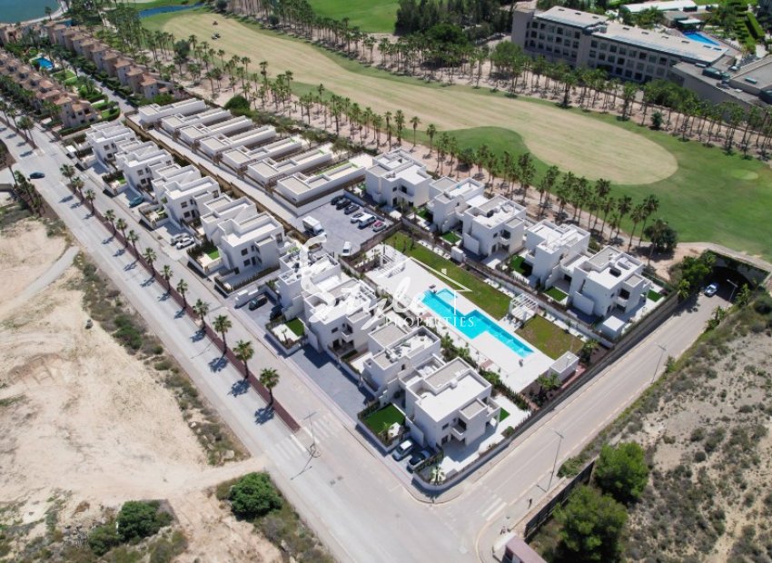 New townhouses for sale in La Finca Golf, Costa Blanca, Spain. ON1704_D