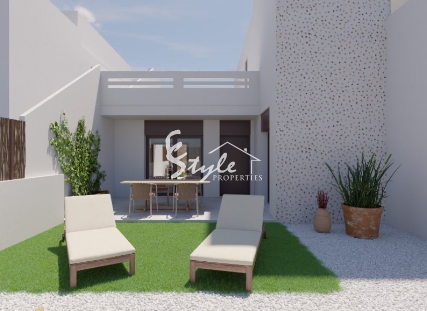 New townhouses for sale in La Finca Golf, Costa Blanca, Spain. ON1704_D