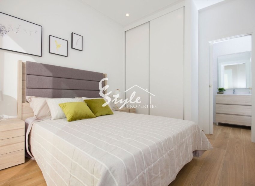 Nueva villa en venta cerca al mar in Alicante, Costa Blanca ON002