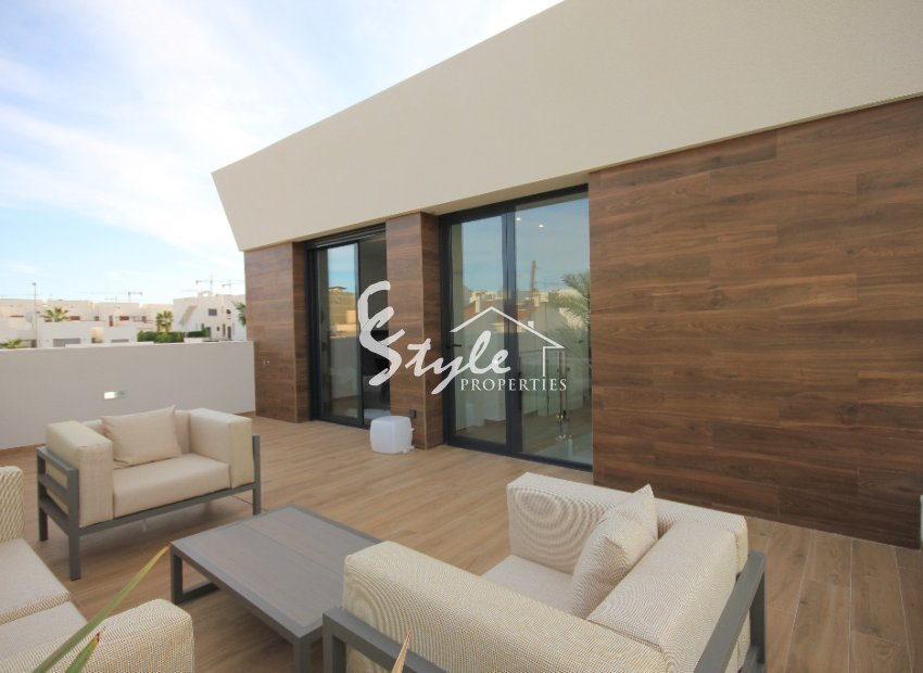 Nueva villa en venta cerca al mar in Alicante, Costa Blanca ON002