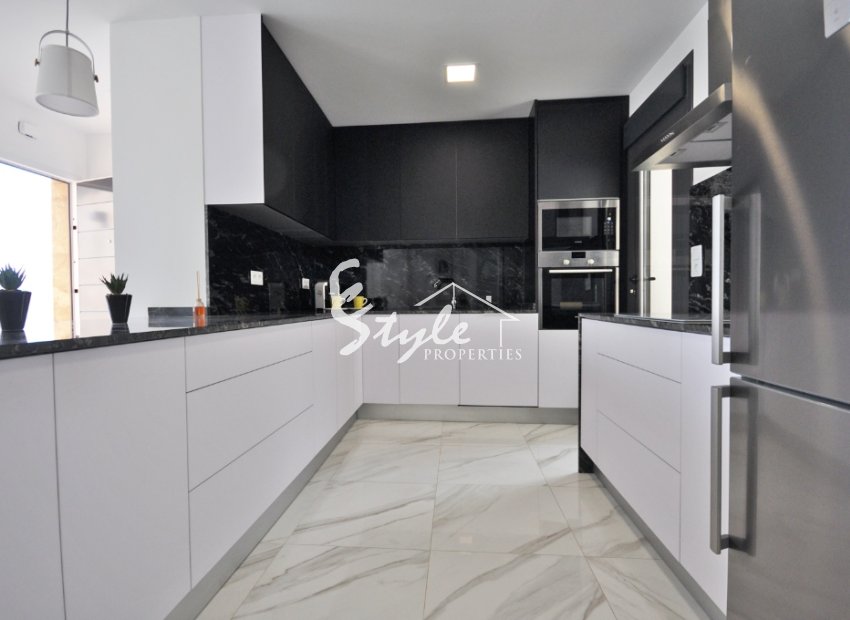 ?Nueva villa en venta en San Miguel de Salinas, Costa Blanca, España. ON417