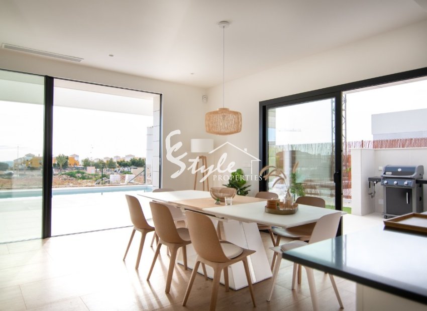 Nuevo - Villa - Los Montesinos - La Herada