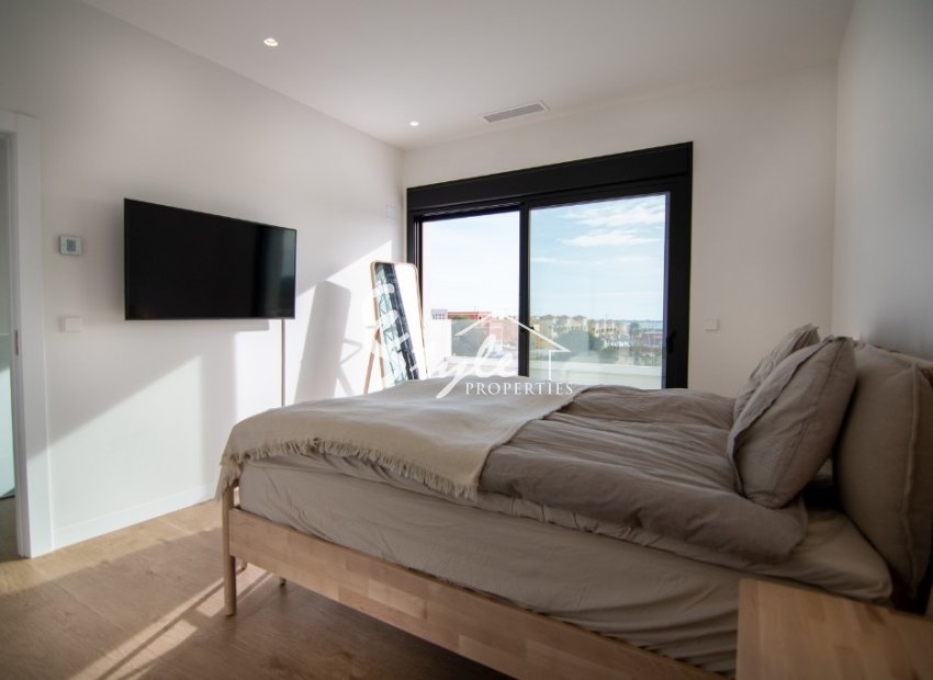 Nuevo - Villa - Los Montesinos - La Herada