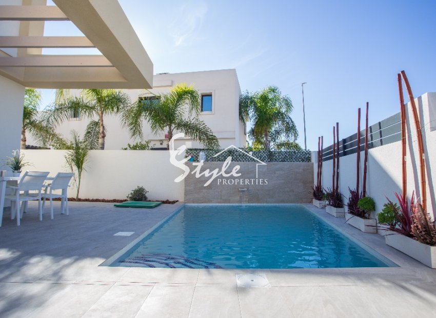 Nuevo - Villa - Los Montesinos - La Herada