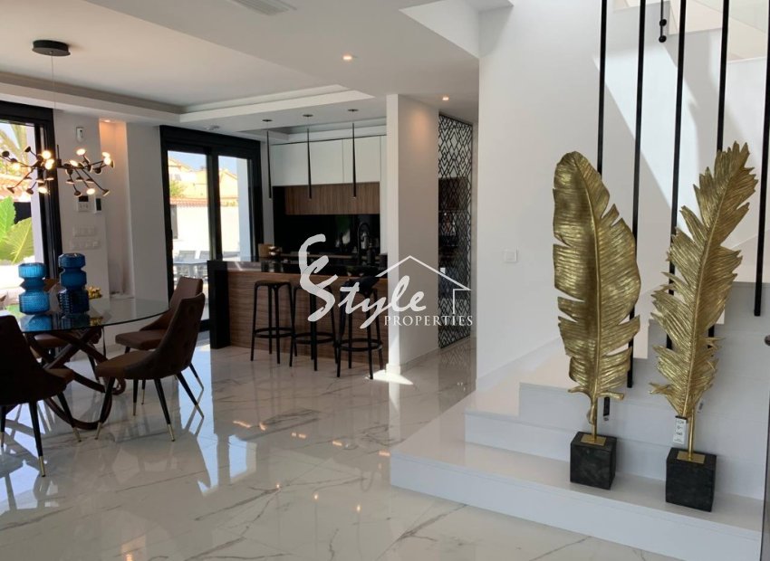 Nuevo - Villa - Torrevieja