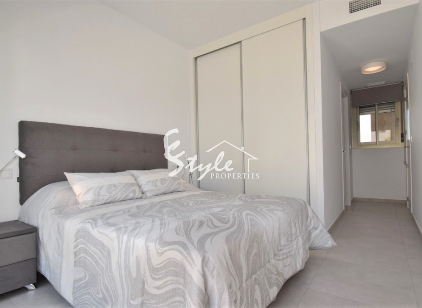 Nuevos apartamentos cerca del campo de golf de Villamartín, Costa Blanca, España. ON1423_2