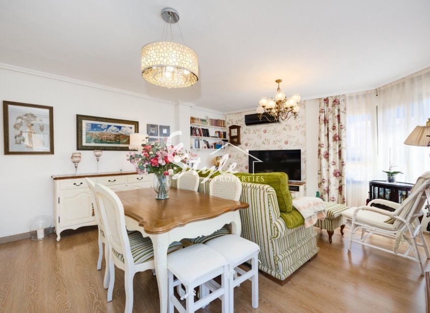 Penthouse in Torrevieja Town Centre with Private Solarium & Sea Views. Costa Blanca, Spain. ID2786