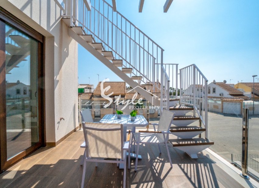 Pisos de obra nueva en venta en San Pedro del Pinatar, España.ON1474_A