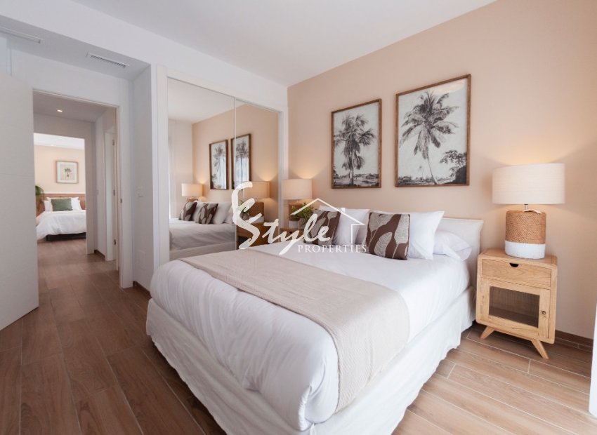 Полностью меблированная новая вилла с бассейном на продажу в Сьюдад Кесада, Коста Бланка, Испания