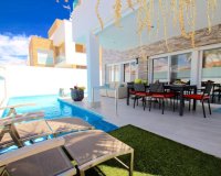 Продаем виллу с бассейном на берегу моря в Миль Пальмерас, Пилар-де-ла-Орадада, с прекрасным видом