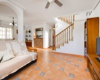 Продается дом c собственным гаражом в Лос Дольсес, Ла Зения, Ориуэла Коста. ID1927